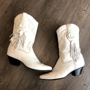 White boho lthr vtg cowboy Aztec boots SZ 8 fringe